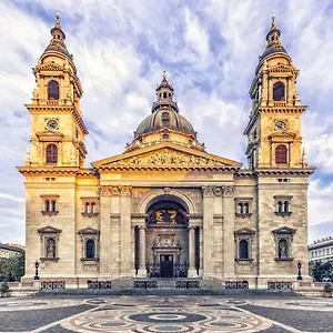 Opera With Free Parking, 2br2ba, Ac Budapest